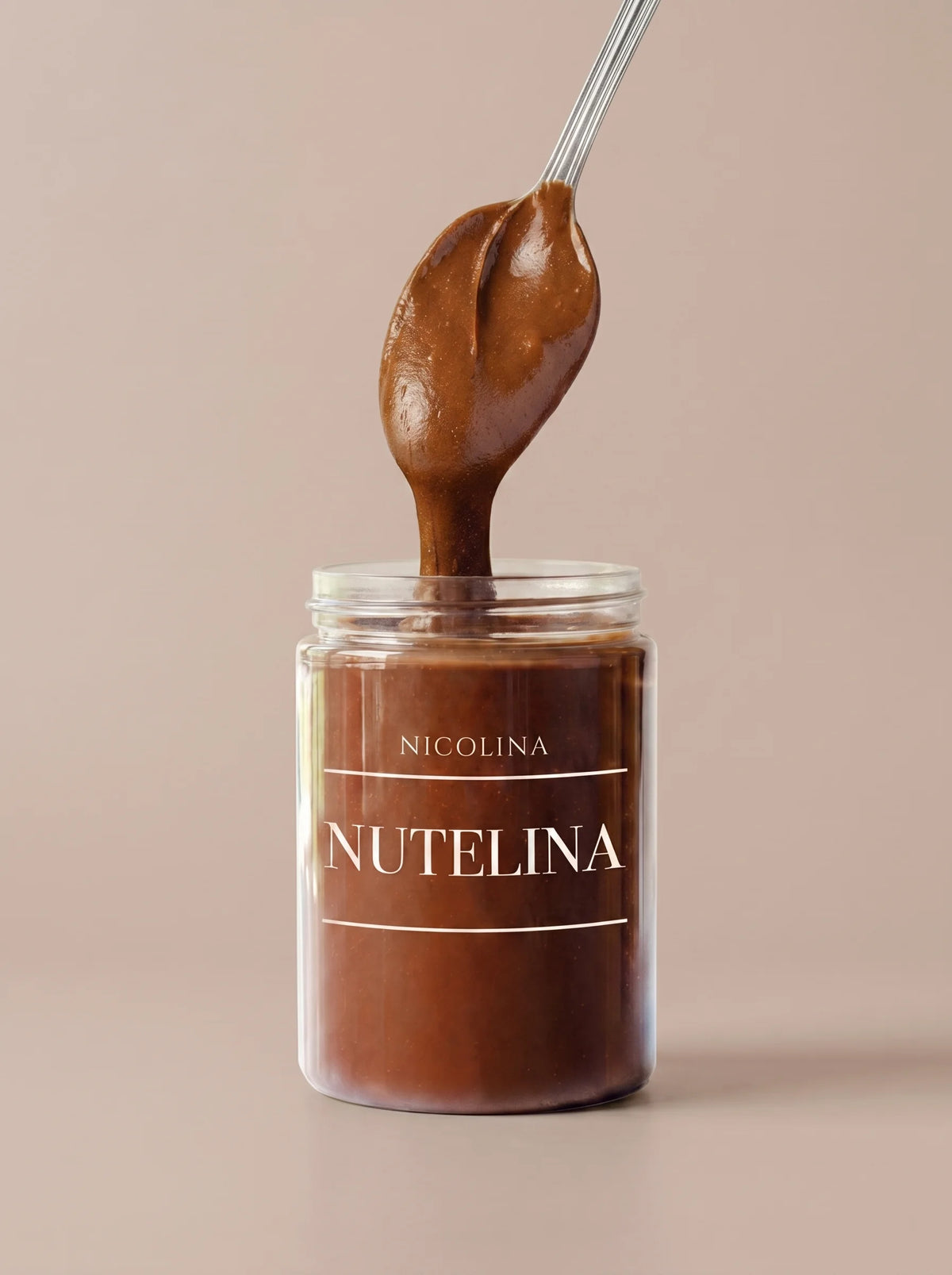 Bote de Nutelina sin gluten y sin azúcar, crema de cacao y avellanas con chocolate 72% lista para disfrutar.